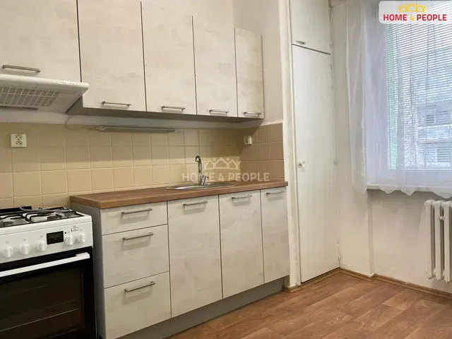 Кухня; кухненски уреди, плочки