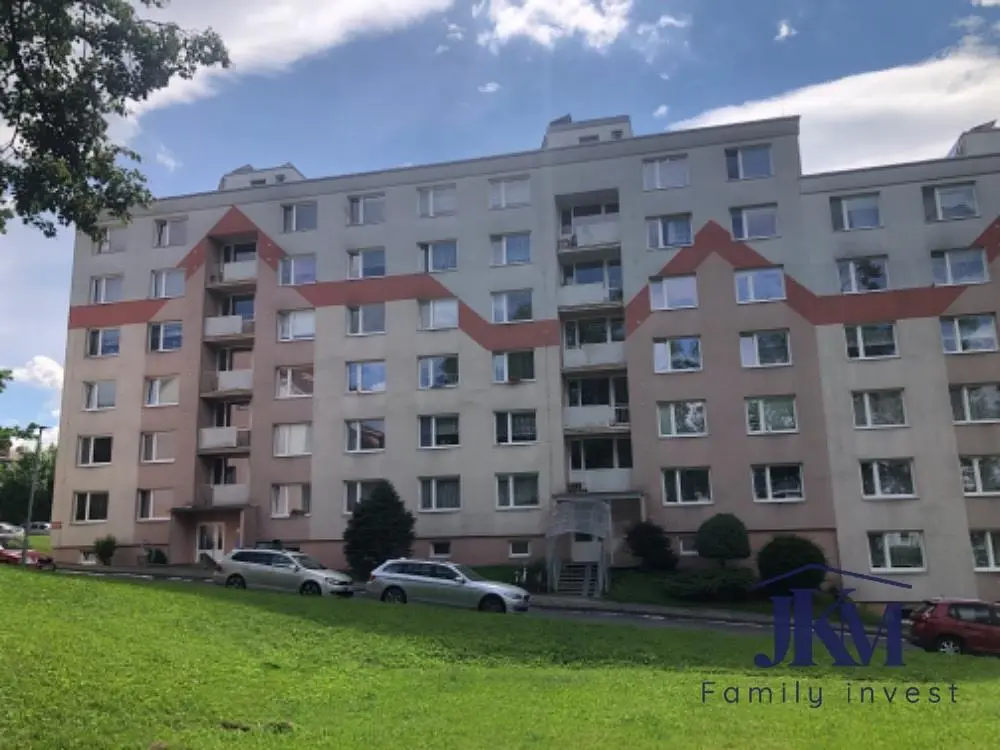 Къща и околности; гледка