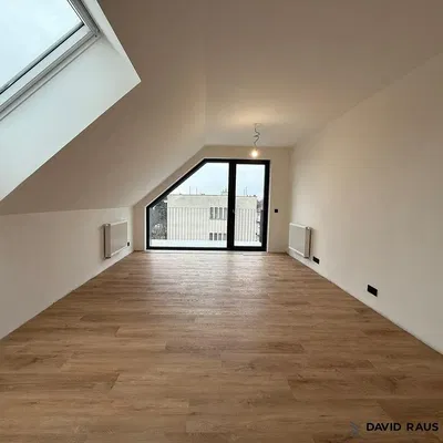 Kinderzimmer; holzboden, tageslicht, blick