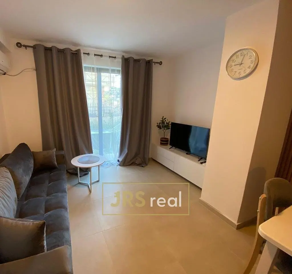 Dnevna soba; pogled, prirodno svjetlo, moderni stil