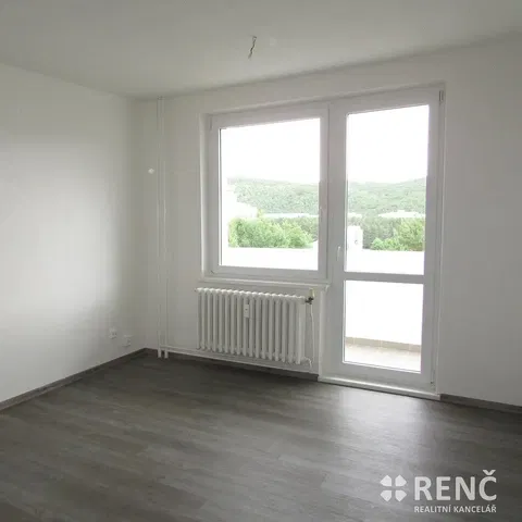 Хол; гледка, естествена светлина