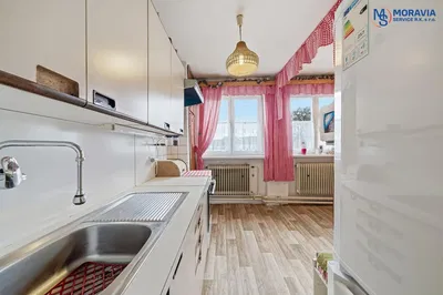 Кухня; кухненски уреди, естествена светлина, модерен стил