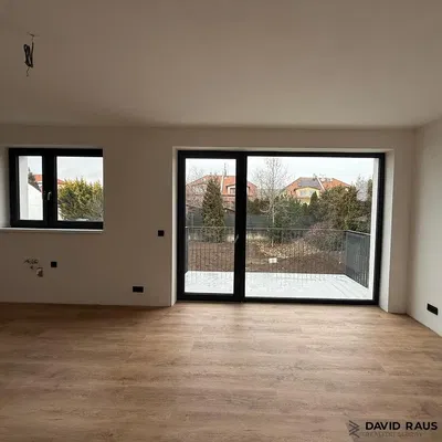 Ταράτσα; θέα, ξύλινο πάτωμα, φυσικό φως