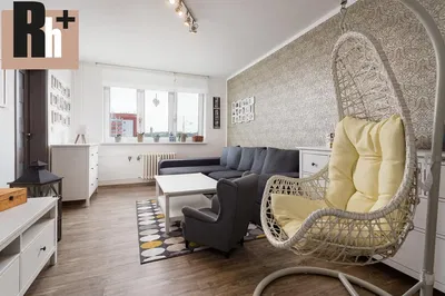 Obývačka; výhľad, prirodzené svetlo, moderný štýl