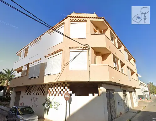 Casa y alrededores; vista