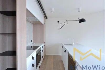 Küche; küchengeräte, holzboden, renoviert, tageslicht