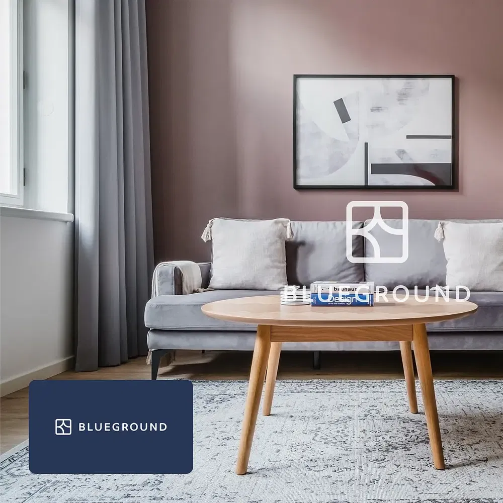 Soggiorno; stile moderno, pavimento in legno, luce naturale