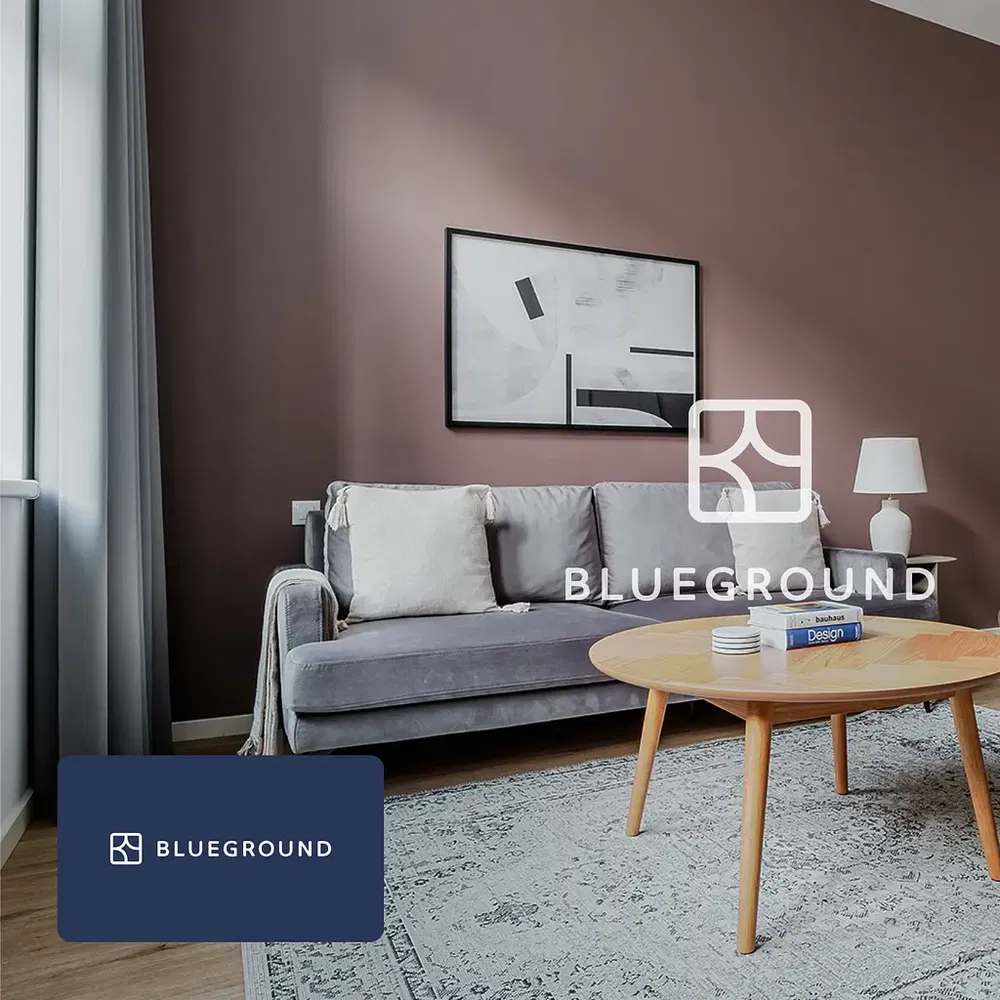 Soggiorno; stile moderno, pavimento in legno, luce naturale