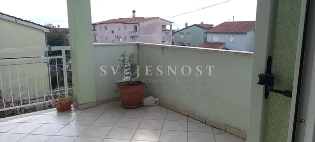 Varanda; chão de azulejo, vista