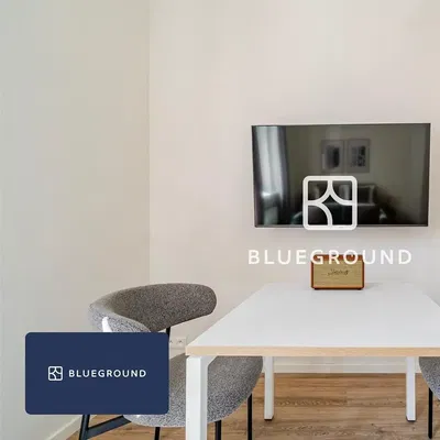 Altro; stile moderno, pavimento in legno