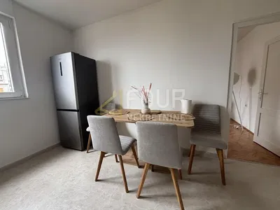 Cucina; vista, stile moderno, pavimento in piastrelle