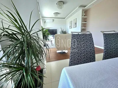 Obývací pokoj; přirozené světlo, moderní styl