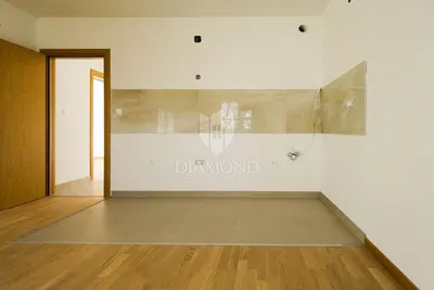 Sonstiges; holzboden, tageslicht