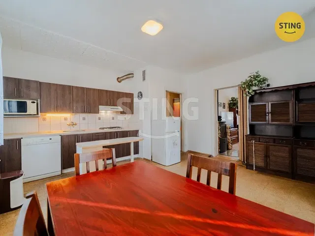 Kitchen; kitchen appliances, tile floor
