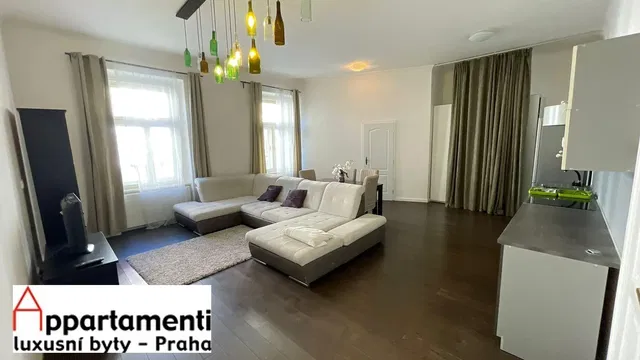 Obývačka; prirodzené svetlo, moderný štýl