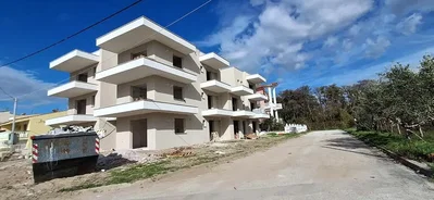 Maison et environs; nécessite rénovation
