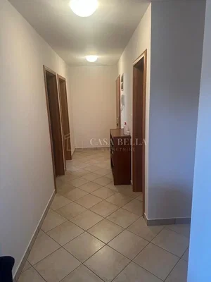 Vestiyer; fayans zemin