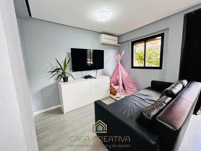 Soggiorno; luce naturale, stile moderno