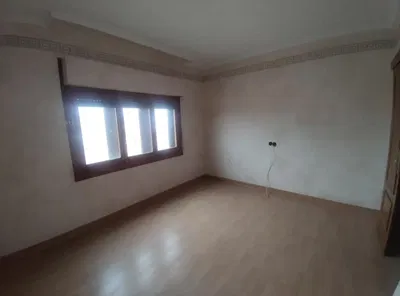 Chambre; lumière naturelle, carrelage