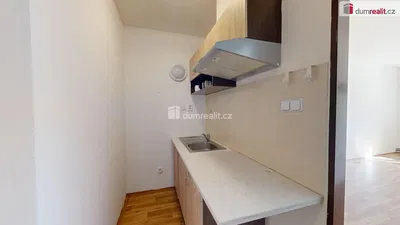 Cucina; elettrodomestici, luce naturale