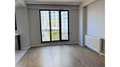 Salón; vista, suelo de madera, luz natural