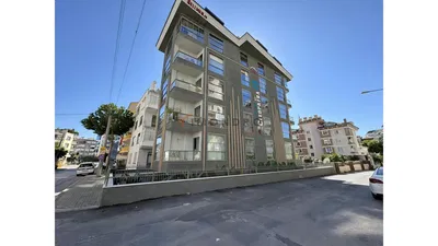 Casa y alrededores; vista