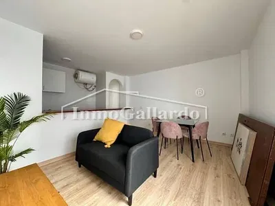 Salón; luz natural, estilo moderno