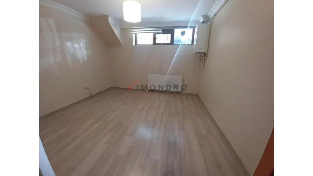 Otro; luz natural, suelo de madera, renovado