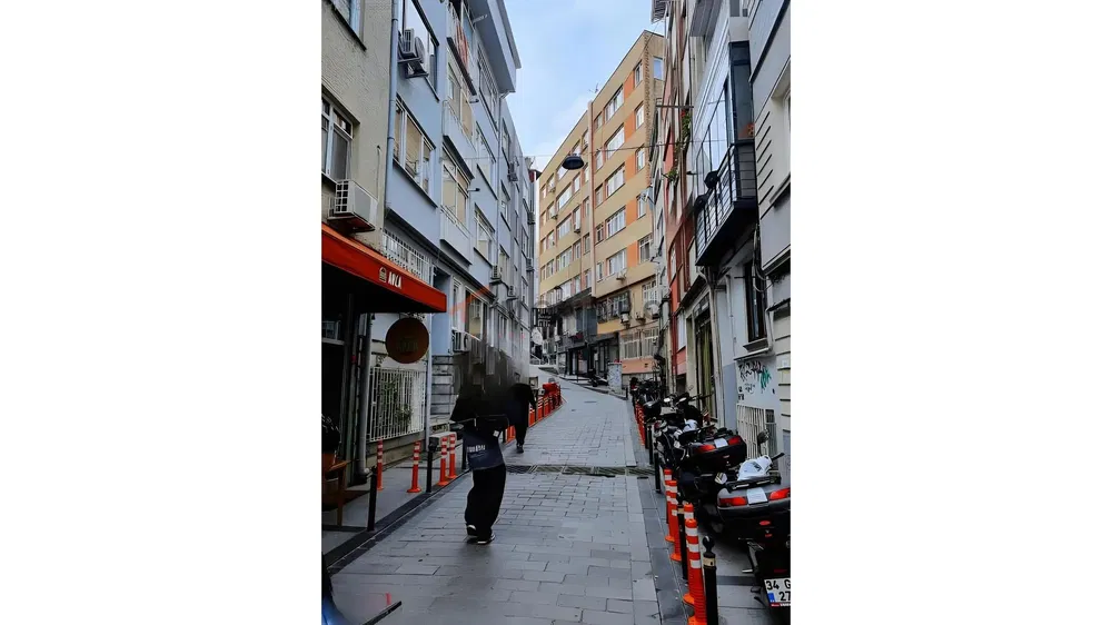 Casa y alrededores; vista