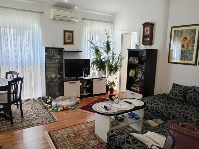 Dnevna soba; prirodno svjetlo, moderni stil