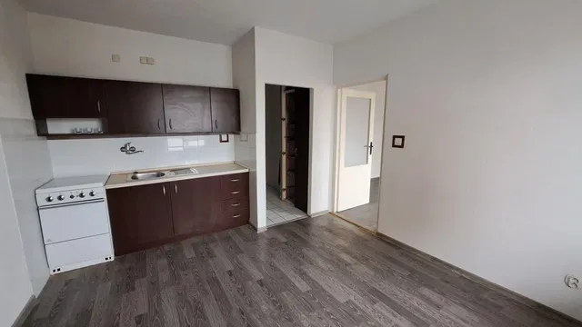 Κουζίνα; συσκευές κουζίνας, πλακάκια