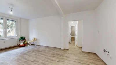 Wohnzimmer; tageslicht, fliesenboden