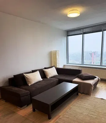 Wohnzimmer; blick, holzboden, tageslicht, moderner stil