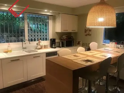 Cuisine; électroménager, lumière naturelle