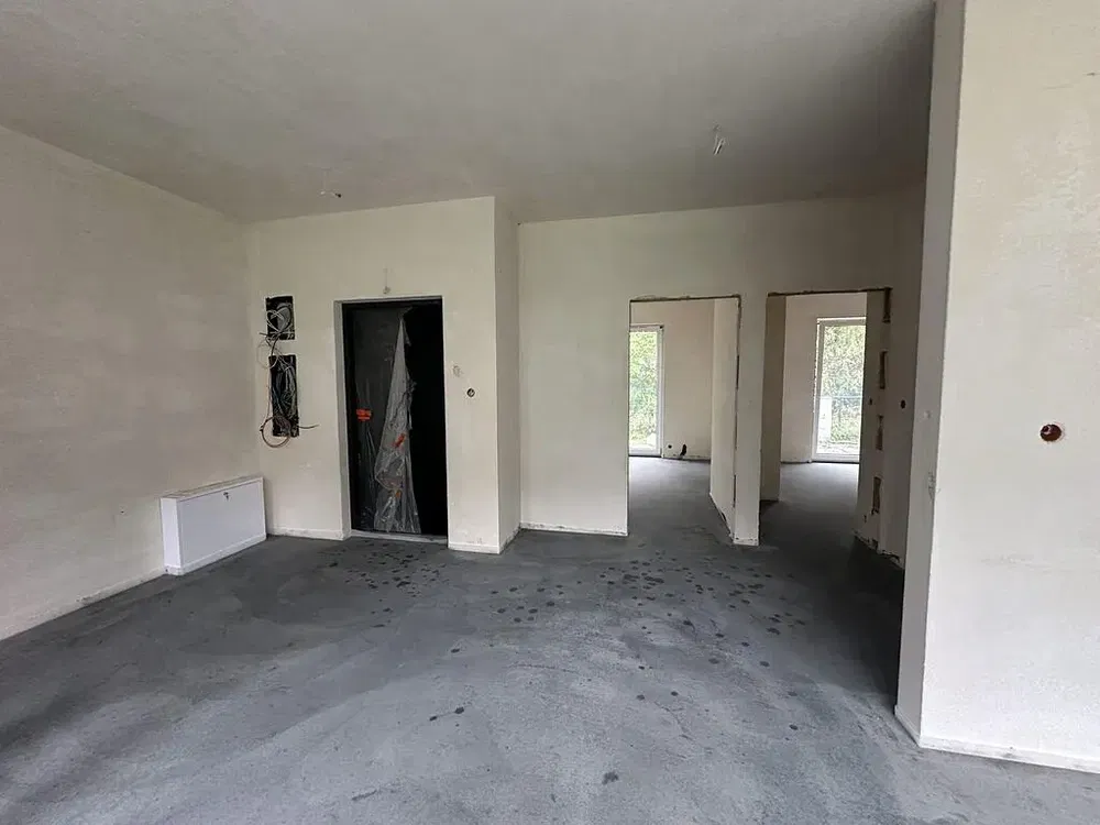 Otro; necesita renovación, luz natural