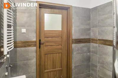 Baño; suelo de baldosas, renovado