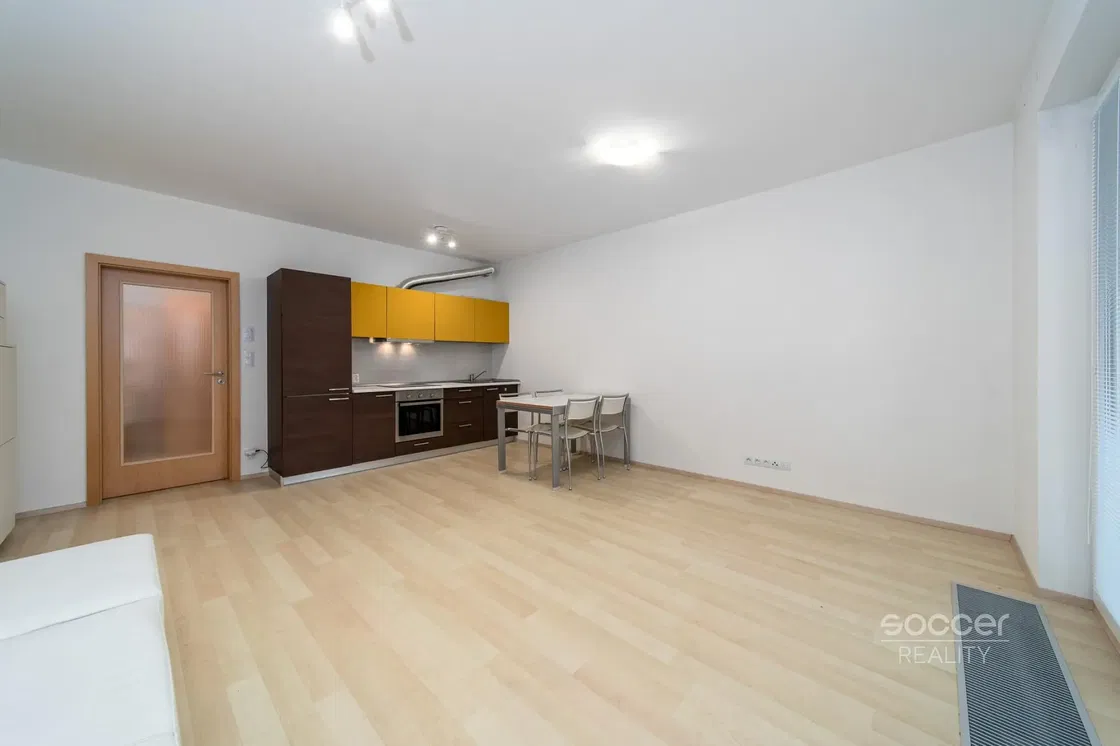 Кухня; естествена светлина, модерен стил