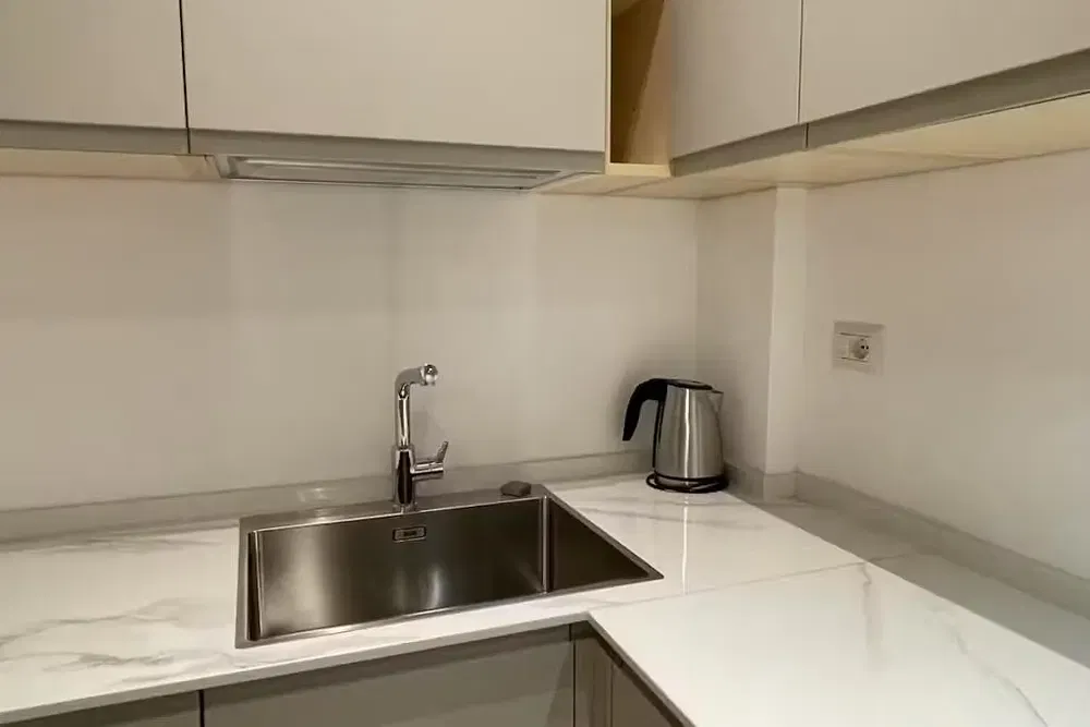 Кухня; кухненски уреди, плочки