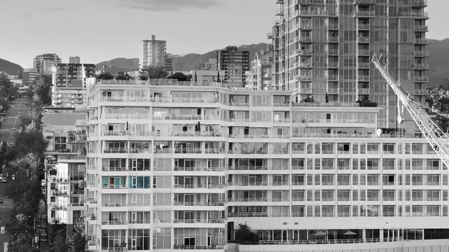 Μπαλκόνι; θέα, ψηλά ταβάνια