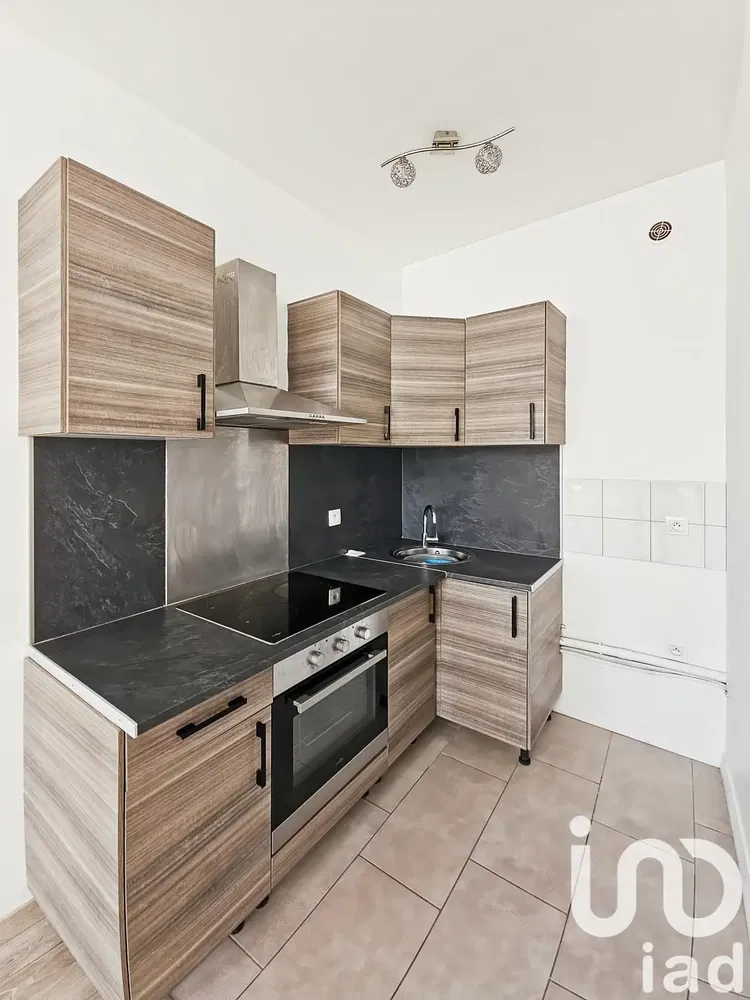 Κουζίνα; συσκευές κουζίνας, πλακάκια, ανακαινισμένο