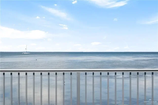 Хол