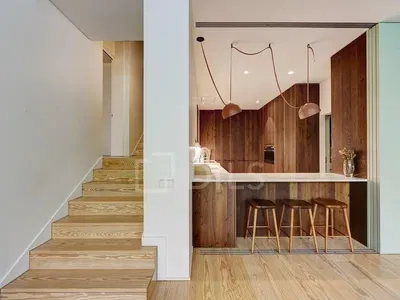 مطبخ; أرضية خشبية, ضوء طبيعي, أسلوب عصري