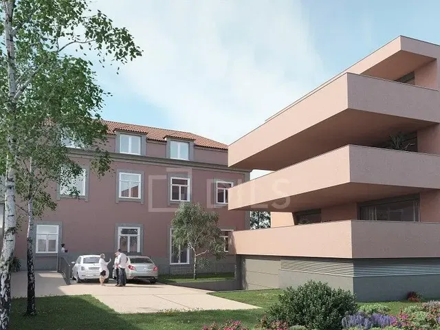 Dům a okolí; výhled