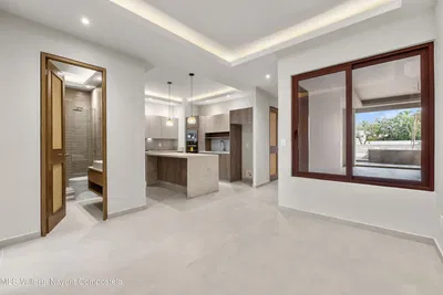 Oturma odası; manzara, doğal ışık, tadilatlı, fayans zemin