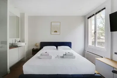 Chambre; lumière naturelle, style moderne