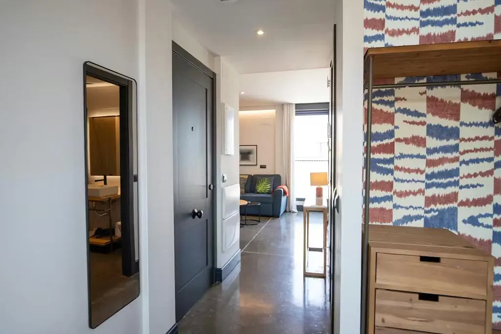 Wohnzimmer; tageslicht, moderner stil