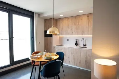 Kuchnia; widok, styl nowoczesny, światło dzienne