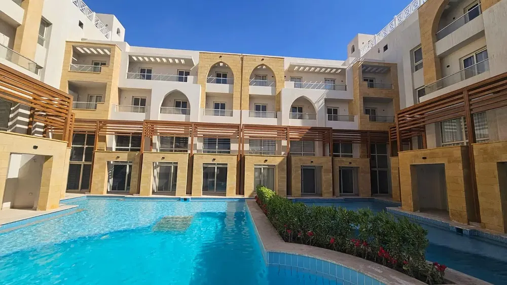 Dům a okolí; výhled