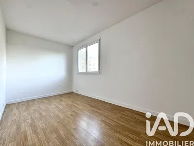 Chambre; parquet, lumière naturelle, rénové