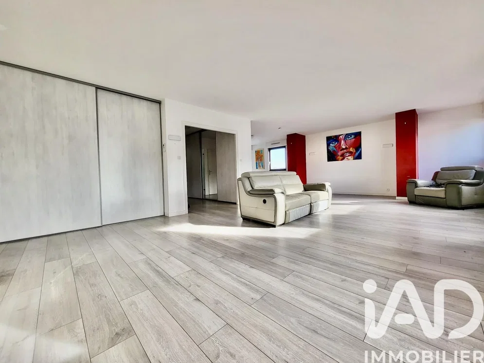 Salon; lumière naturelle, style moderne, parquet